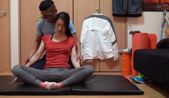 1080p - Japanese Yoga Instructor Fucks Milf